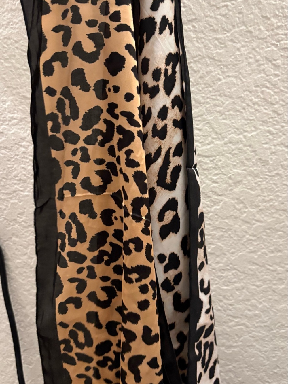 Source Unknown Leopard Print Lightweight Scarf in Tan, White & Black (2 set)